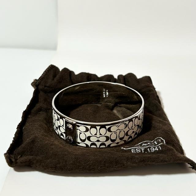 極美品 COACH コーチ ミニシグネチャー バングル ブレスレット < ブランド 極美品 COACH コーチ ミニシグネチャー バングル ブレスレット < ブランドの