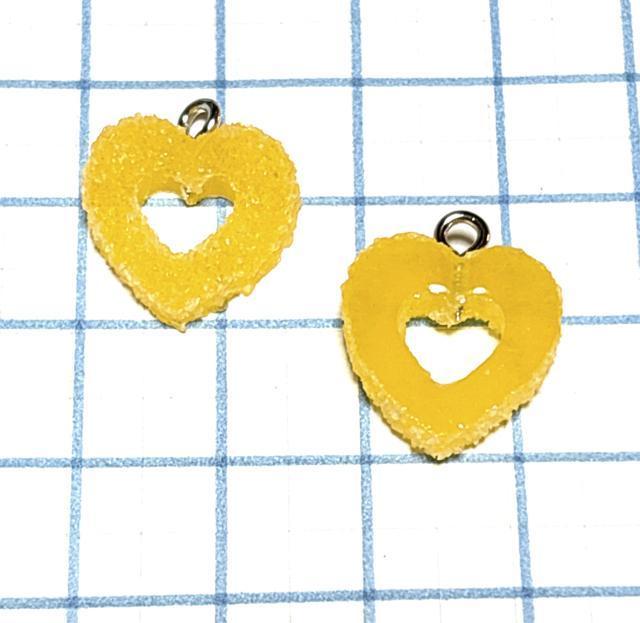 1063 黄色 ハート型のグミ 2個 スイーツチャーム アクセサリーパーツ お菓子 おやつ 食べ物 キャンディ < ペット/手芸/園芸 1063 黄色 ハート型のグミ 2個 スイーツチャーム アクセサリーパーツ お菓子 おやつ 食べ物 キャンディ < ペット/手芸/園芸の