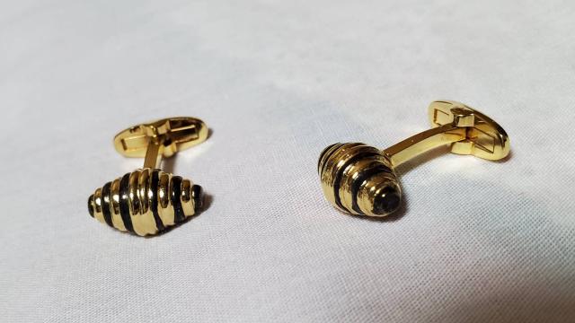 正規 レア ジバンシィ ヴィンテージ スパイラルラウンドカフス 金×黒 カフリンクス ボタン グレネードデザイン < ブランド  正規 レア ジバンシィ ヴィンテージ スパイラルラウンドカフス 金×黒 カフリンクス ボタン グレネードデザイン < ブランドの