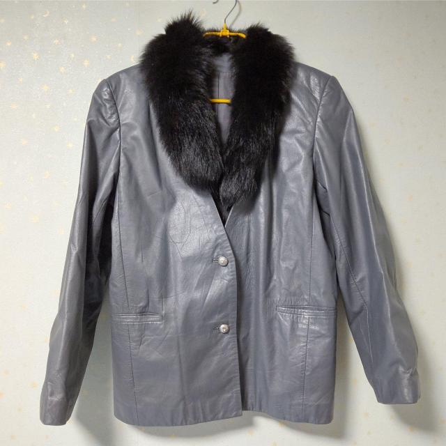リメイクレザージャケット グレー リアルレザー < 女性ファッション  リメイクレザージャケット グレー リアルレザー  < 女性ファッションの