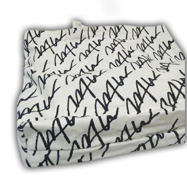 wtwダブルティー【新品未使用】ロゴ入り2weyショルダーバッグ●トートバッグ ショルダーバッグ キャンパスバッグ●アイボリー < ブランド wtwダブルティー【新品未使用】ロゴ入り2weyショルダーバッグ●トートバッグ ショルダーバッグ キャンパスバッグ●アイボリー < ブランドの