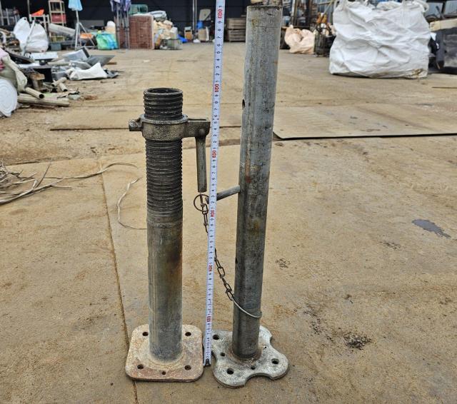 パイプサポート ジャッキサポート 2尺10セツト 足場 単管パイプ 大量 < ペット/手芸/園芸  パイプサポート ジャッキサポート 2尺10セツト 足場 単管パイプ 大量 < ペット/手芸/園芸の