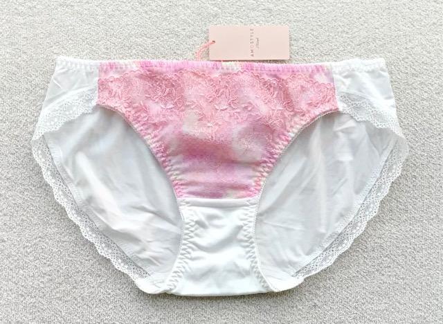 Triumph AMOSTYLE ショーツ Mサイズ ホワイト/ピンク < 女性ファッション  Triumph AMOSTYLE ショーツ Mサイズ ホワイト/ピンク  < 女性ファッションの