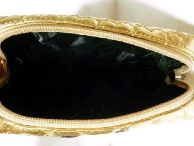 可愛い♪コスメ.スマホ携帯.小物入!メタリック リボンハートキルティング ポーチ ゴールド < 女性ファッション 可愛い♪コスメ.スマホ携帯.小物入!メタリック リボンハートキルティング ポーチ ゴールド < 女性ファッションの