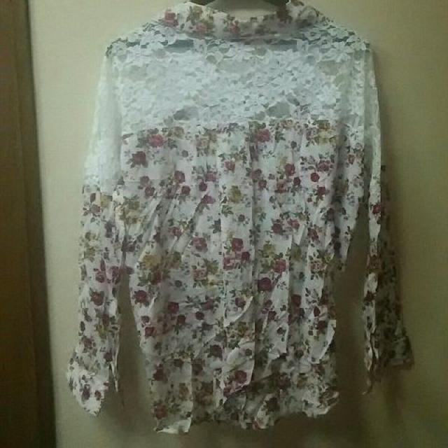 新品★肩レース前縛り花柄シャツ/白/M < 女性ファッション  新品★肩レース前縛り花柄シャツ/白/M < 女性ファッションの