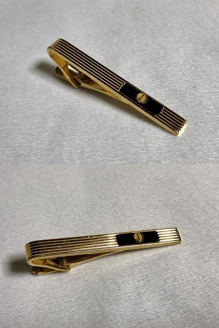 正規良 ダンヒルdunhill dロゴストライプラインネクタイピン 金×黒 タイピン タイバー < ブランド  正規良 ダンヒルdunhill dロゴストライプラインネクタイピン 金×黒 タイピン タイバー < ブランドの