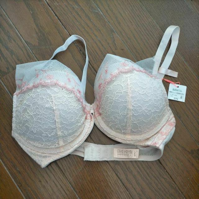 トリンプ アモスタイル ワイヤーブラジャー B70/B70 新品 ピーチ花 < 女性ファッション  トリンプ アモスタイル ワイヤーブラジャー B70/B70 新品 ピーチ花  < 女性ファッションの
