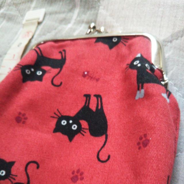 ハンドメイド 布製黒猫がま口 小銭入れ、小物入れ、ポーチに < 女性ファッション  ハンドメイド 布製黒猫がま口 小銭入れ、小物入れ、ポーチに < 女性ファッションの