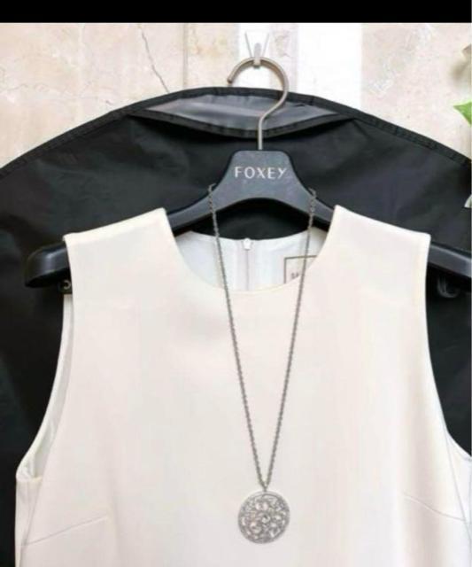 美品 デイジーリン フォクシー ワンピース オルセー ホワイト 38 < ブランド 美品 デイジーリン フォクシー ワンピース オルセー ホワイト 38 < ブランドの