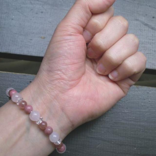 ローズクォ−ツxロードナイトxモスコバイトブレスレット 天然石 パワーストーン < 男性アクセサリー/時計 ローズクォ−ツxロードナイトxモスコバイトブレスレット 天然石 パワーストーン < 男性アクセサリー/時計の