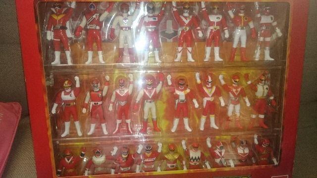 開封(未使用) 25戦隊レッドヒーロー大集合 ソフビ フィギュアBOX 2001送料込 < ホビー 開封(未使用) 25戦隊レッドヒーロー大集合 ソフビ フィギュアBOX 2001送料込 < ホビーの