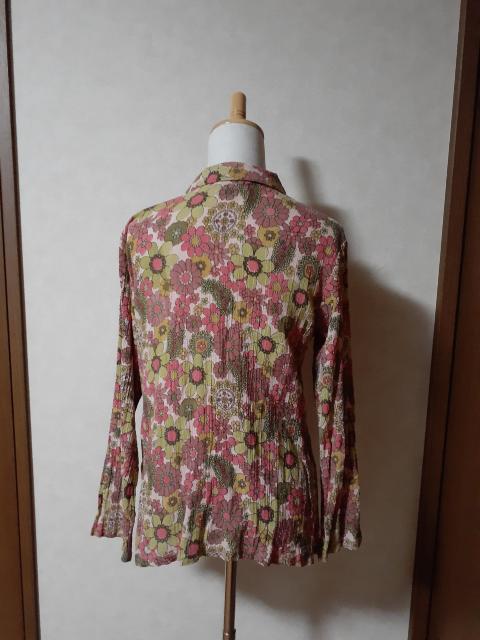 ガネーシュ 長袖シャツ 薄いピンク×花柄 総柄 個性的  < 女性ファッション  ガネーシュ 長袖シャツ 薄いピンク×花柄 総柄 個性的  < 女性ファッションの