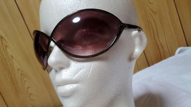 正規良 廃盤!レア トムフォード ジャスミン サングラス シャイニーブロンズメタルフレームアイウェア 黒系茶 hyde着 付属有 < ブランド  正規良 廃盤!レア トムフォード ジャスミン サングラス シャイニーブロンズメタルフレームアイウェア 黒系茶 hyde着 付属有 < ブランドの