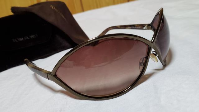 正規良 廃盤!レア トムフォード ジャスミン サングラス シャイニーブロンズメタルフレームアイウェア 黒系茶 hyde着 付属有 < ブランド  正規良 廃盤!レア トムフォード ジャスミン サングラス シャイニーブロンズメタルフレームアイウェア 黒系茶 hyde着 付属有 < ブランドの