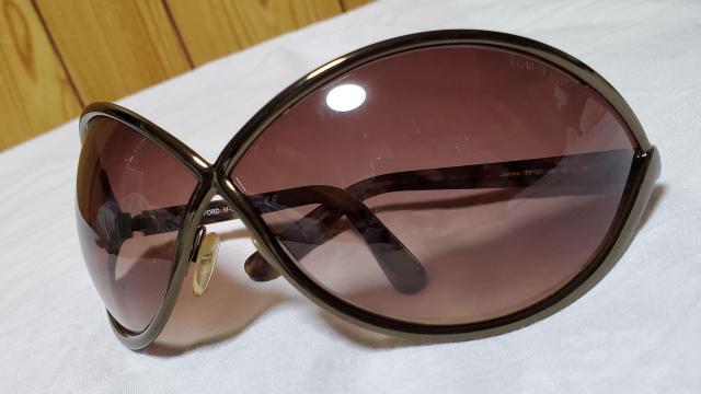 正規良 廃盤!レア トムフォード ジャスミン サングラス シャイニーブロンズメタルフレームアイウェア 黒系茶 hyde着 付属有 < ブランド  正規良 廃盤!レア トムフォード ジャスミン サングラス シャイニーブロンズメタルフレームアイウェア 黒系茶 hyde着 付属有 < ブランドの