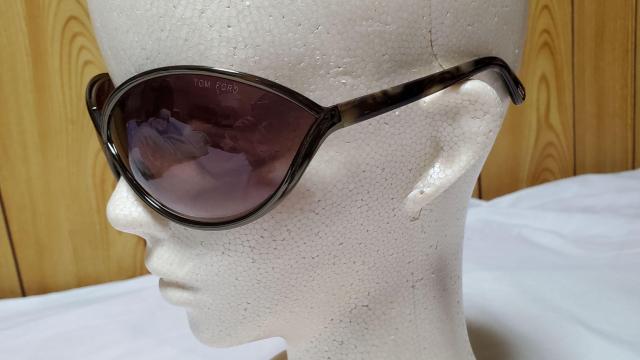 正規良 廃盤!レア トムフォード ジャスミン サングラス シャイニーブロンズメタルフレームアイウェア 黒系茶 hyde着 付属有 < ブランド  正規良 廃盤!レア トムフォード ジャスミン サングラス シャイニーブロンズメタルフレームアイウェア 黒系茶 hyde着 付属有 < ブランドの