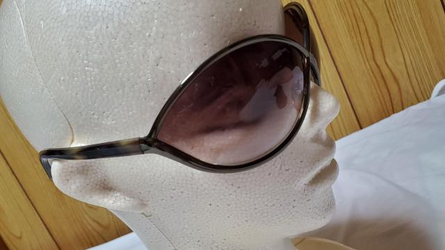 正規良 廃盤!レア トムフォード ジャスミン サングラス シャイニーブロンズメタルフレームアイウェア 黒系茶 hyde着 付属有 < ブランド  正規良 廃盤!レア トムフォード ジャスミン サングラス シャイニーブロンズメタルフレームアイウェア 黒系茶 hyde着 付属有 < ブランドの