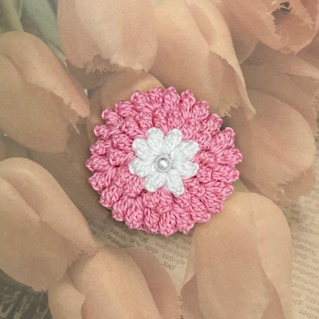 ハンドメイド♪レース編みダリア風お花モチーフのブローチ < 女性ファッション  ハンドメイド♪レース編みダリア風お花モチーフのブローチ  < 女性ファッションの