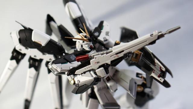 BANDAI 1/144 RG Hi-νガンダム 全塗装 完成品 一部改修 サイコフレーム塗装 逆襲のシャアカラー < ホビー BANDAI 1/144 RG Hi-νガンダム 全塗装 完成品 一部改修 サイコフレーム塗装 逆襲のシャアカラー < ホビーの