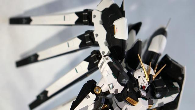 BANDAI 1/144 RG Hi-νガンダム 全塗装 完成品 一部改修 サイコフレーム塗装 逆襲のシャアカラー < ホビー BANDAI 1/144 RG Hi-νガンダム 全塗装 完成品 一部改修 サイコフレーム塗装 逆襲のシャアカラー < ホビーの