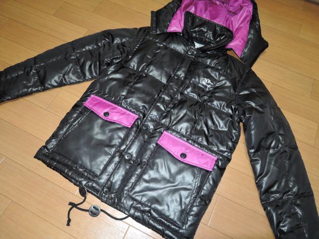 新品STUSSYステューシーダウンジャケットS黒パーカー光沢 < ブランド  新品STUSSYステューシーダウンジャケットS黒パーカー光沢 < ブランドの