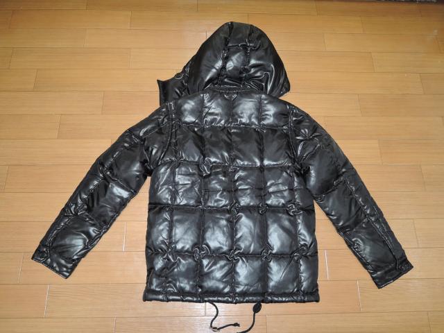 新品STUSSYステューシーダウンジャケットS黒パーカー光沢 < ブランド  新品STUSSYステューシーダウンジャケットS黒パーカー光沢 < ブランドの