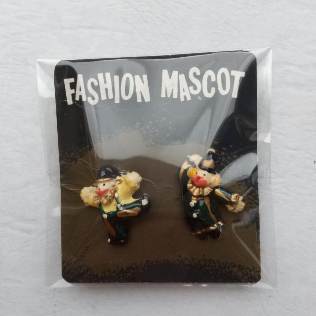 ピンバッヂ ピエロ < ホビー  ピンバッヂ ピエロ < ホビーの