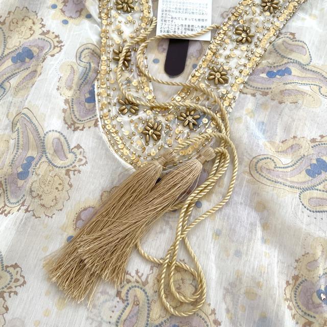 新品 one way タッセル タイネック ビーズ刺繍 シフォンブラウス < 女性ファッション  新品 one way タッセル タイネック ビーズ刺繍 シフォンブラウス < 女性ファッションの