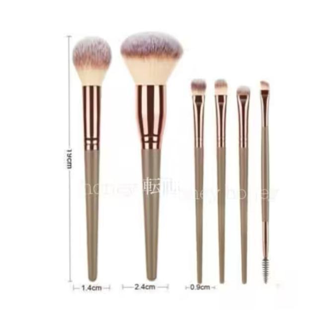 6本セット●定価2,590円●ふわふわ 7weyメイクアップブラシ【新品】ブラウン 茶●メイクブラシ フェイスブラシ チークブラシ < 香水/コスメ/ネイル 6本セット●定価2,590円●ふわふわ 7weyメイクアップブラシ【新品】ブラウン 茶●メイクブラシ フェイスブラシ チークブラシ < 香水/コスメ/ネイルの