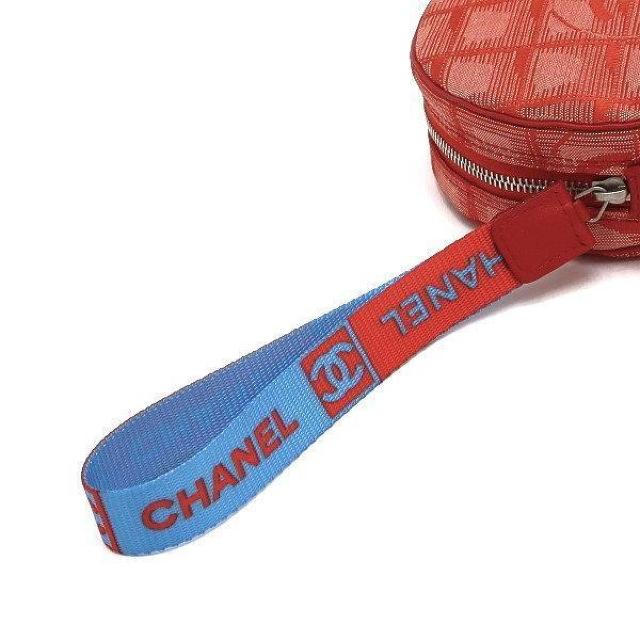 ◆ 本物 新品同様 ◆ CHANEL シャネル ニュートラベルライン ポーチ 小物入れ ストラップ付き 箱 人気 A17682 < ブランド  ◆ 本物 新品同様 ◆ CHANEL シャネル ニュートラベルライン ポーチ 小物入れ ストラップ付き 箱 人気 A17682 < ブランドの