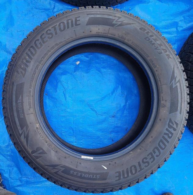 バリ溝 スタッドレス タイヤ 17インチブリヂストン BLIZZAK DM-V3 225/65R17 タイヤのみ4本セット < 自動車/バイク バリ溝 スタッドレス タイヤ 17インチブリヂストン BLIZZAK DM-V3 225/65R17 タイヤのみ4本セット < 自動車/バイク