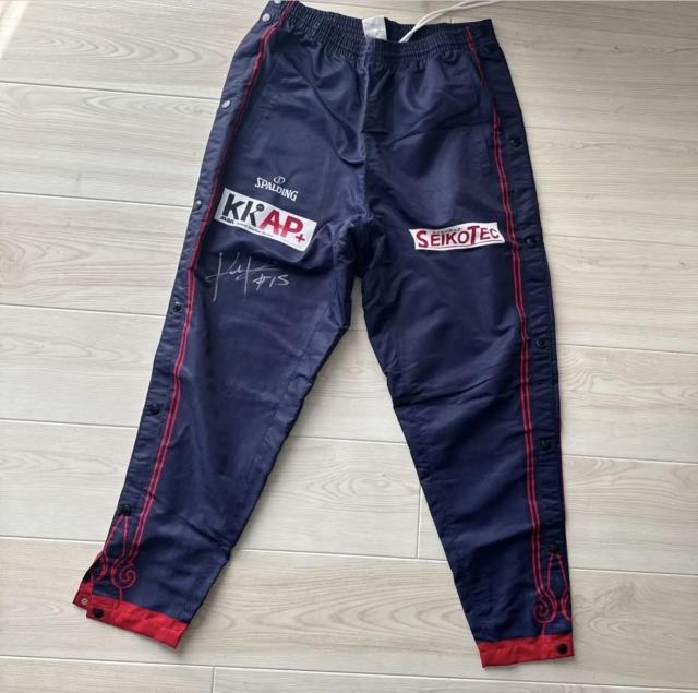 SPALDING 横浜ビーコルセアーズ #15 キーファ・ラベナ選手着用 バンテリン ジャージ 上下セット XL サイン入り < レジャー/スポーツ SPALDING 横浜ビーコルセアーズ #15 キーファ・ラベナ選手着用 バンテリン ジャージ 上下セット XL サイン入り < レジャー/スポーツの