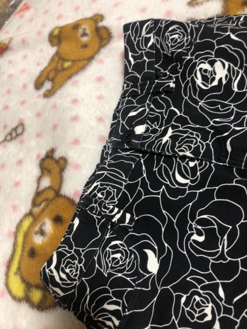 ストレッチ抜群 花柄スキニーパンツ < 女性ファッション  ストレッチ抜群 花柄スキニーパンツ < 女性ファッションの