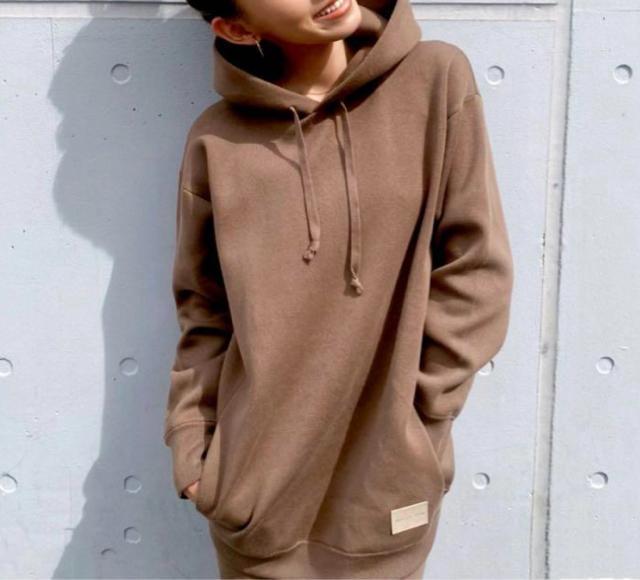 ALEXIA STAM ロゴパッチスムースニットフーディー パーカー アリシアスタン < 女性ファッション ALEXIA STAM ロゴパッチスムースニットフーディー パーカー アリシアスタン < 女性ファッションの