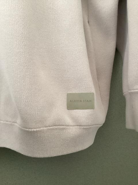 ALEXIA STAM ロゴパッチスムースニットフーディー パーカー アリシアスタン < 女性ファッション ALEXIA STAM ロゴパッチスムースニットフーディー パーカー アリシアスタン < 女性ファッションの