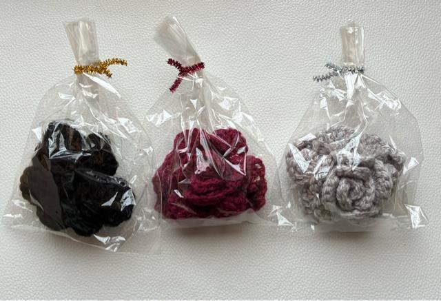 ハンドメイド アクリルたわし 抗菌防臭 薔薇 レッド ブラック グレー プレゼント バザー < 女性ファッション ハンドメイド アクリルたわし 抗菌防臭 薔薇 レッド ブラック グレー プレゼント バザー < 女性ファッションの