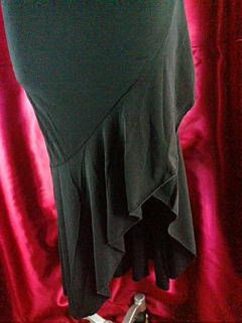 オシャレシャーリング斜めフリルワンピースS黒 < 女性ファッション  オシャレシャーリング斜めフリルワンピースS黒 < 女性ファッションの