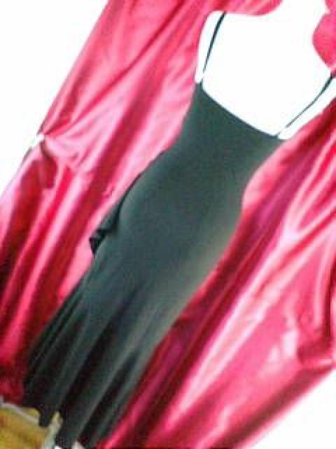 オシャレシャーリング斜めフリルワンピースS黒 < 女性ファッション  オシャレシャーリング斜めフリルワンピースS黒 < 女性ファッションの