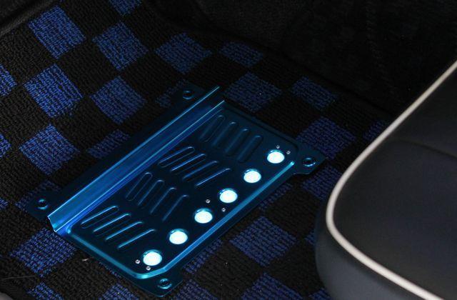 ★2色より選択★ブルーELフロアパッド フロアマットに簡単装着 < 自動車/バイク ★2色より選択★ブルーELフロアパッド フロアマットに簡単装着 < 自動車/バイク