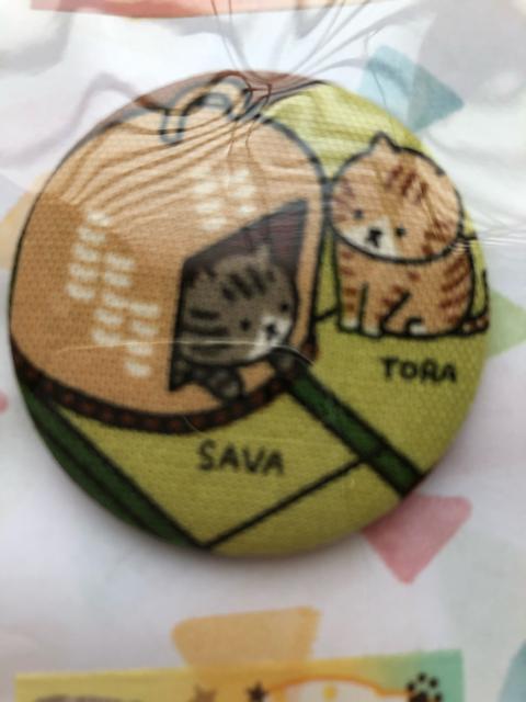ハンドメイド ブローチ 缶バッジ かわいいねこちゃん♪ < 女性ファッション  ハンドメイド ブローチ 缶バッジ かわいいねこちゃん♪ < 女性ファッションの