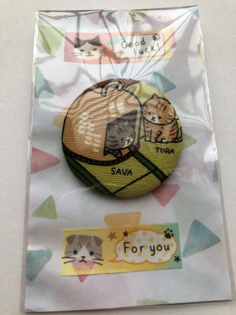 ハンドメイド ブローチ 缶バッジ かわいいねこちゃん♪ < 女性ファッション  ハンドメイド ブローチ 缶バッジ かわいいねこちゃん♪ < 女性ファッションの