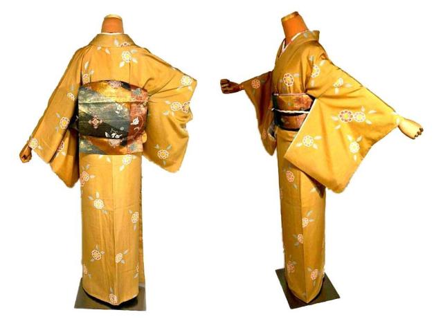 小紋 最高峰 新品同様 服飾評論家 市田ひろみ 花柄 湖の花 飴色地 浜ちりめん 身丈166cm 裄丈628cm正絹 T3646 < 女性ファッション  小紋 最高峰 新品同様 服飾評論家 市田ひろみ 花柄 湖の花 飴色地 浜ちりめん 身丈166cm 裄丈628cm正絹 T3646 < 女性ファッションの