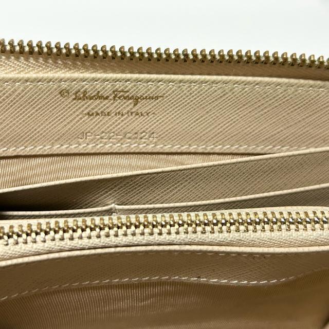 Salvatore Ferragamo フェラガモ ヴァラリボン レザー L字ファスナー 長財布 JP-22-C124 < ブランド  Salvatore Ferragamo フェラガモ ヴァラリボン レザー L字ファスナー 長財布 JP-22-C124 < ブランドの