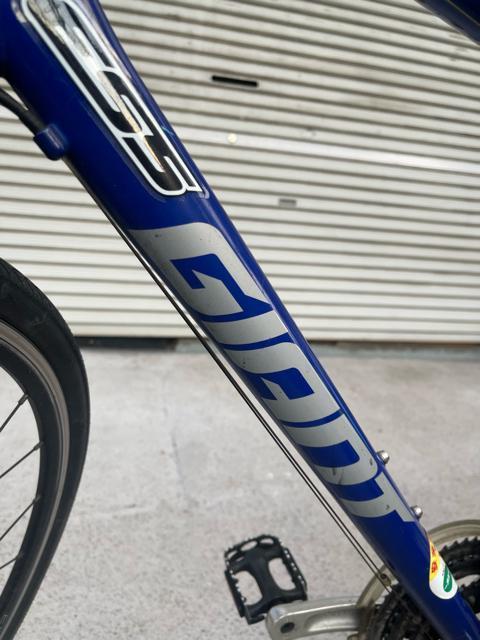 ジャイアント (GIANT) のクロスバイク「ESCAPE R3 (エスケープ R3)」ISO 4210-2C ブルー < レジャー/スポーツ ジャイアント (GIANT) のクロスバイク「ESCAPE R3 (エスケープ R3)」ISO 4210-2C ブルー < レジャー/スポーツの