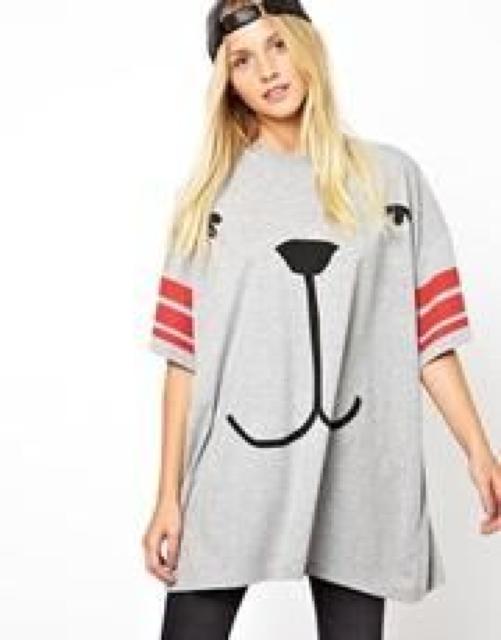 グレー犬ドッグビッグTシャツ半袖ボーダー赤ラインイギリスS〜M < 女性ファッション  グレー犬ドッグビッグTシャツ半袖ボーダー赤ラインイギリスS〜M < 女性ファッションの