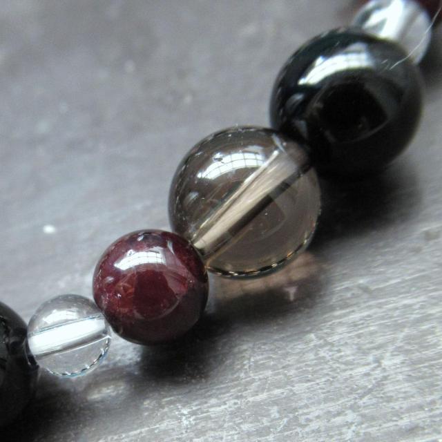 オニキスxスモーキークォーツxガーネット 天然石 < 女性アクセサリー/時計 オニキスxスモーキークォーツxガーネット 天然石 < 女性アクセサリー/時計の