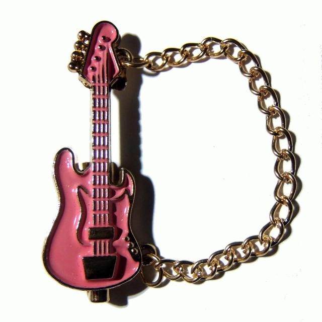 エレキギター ギター ベース エナメル バッジ ブローチ ピンバッジ ピンク色 ストラップ < 男性アクセサリー/時計  エレキギター ギター ベース エナメル バッジ ブローチ ピンバッジ ピンク色 ストラップ < 男性アクセサリー/時計の