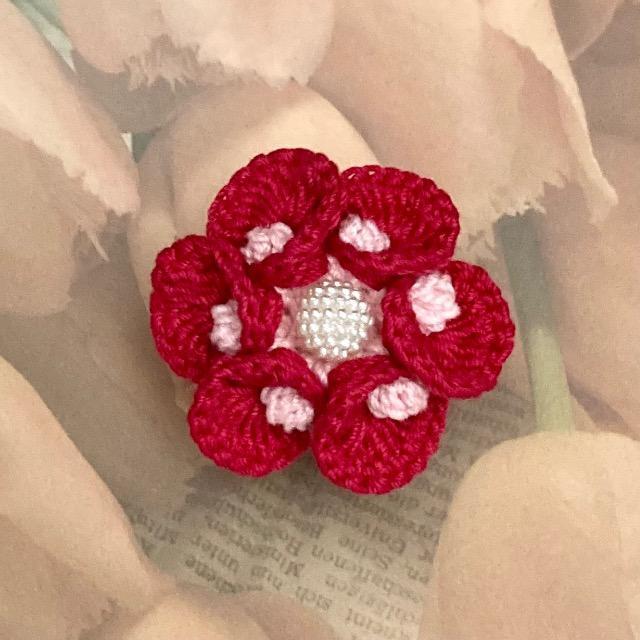 ハンドメイド♪レース編み 花びらがカールしたお花モチーフのブローチ < 女性ファッション  ハンドメイド♪レース編み 花びらがカールしたお花モチーフのブローチ  < 女性ファッションの