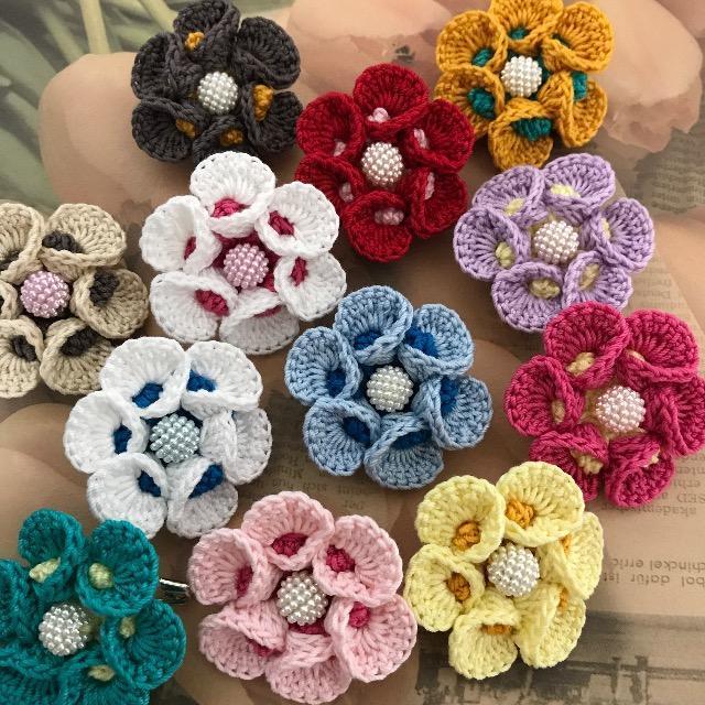 ハンドメイド♪レース編み 花びらがカールしたお花モチーフのブローチ < 女性ファッション  ハンドメイド♪レース編み 花びらがカールしたお花モチーフのブローチ < 女性ファッションの