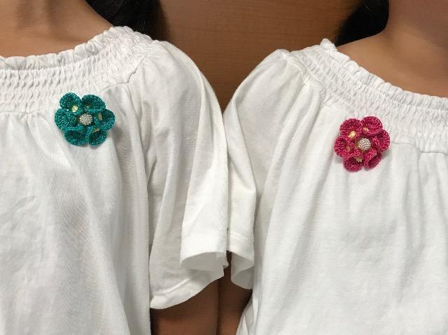 ハンドメイド♪レース編み 花びらがカールしたお花モチーフのブローチ < 女性ファッション  ハンドメイド♪レース編み 花びらがカールしたお花モチーフのブローチ < 女性ファッションの